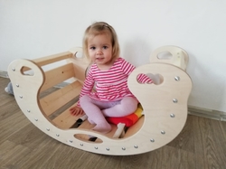 Víceúčelová houpačka dřevěná montessori .