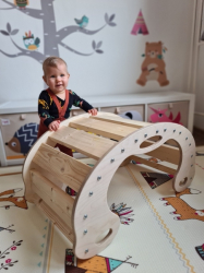 Víceúčelová houpačka dřevěná montessori .