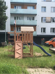 Dětské hřiště Monkey´s Home Malý pirát MAD s červenou skluzavkou .