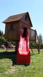 Monkey's sestava se skluzavkou z akátu - Domek na Kuří nožce .