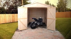 Dřevěná garáž 200 x 300 cm Dřevěná garáž