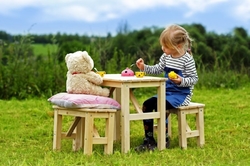 Dětský dřevěný piknikový set .