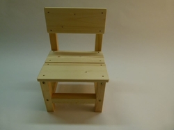 Dětská dřevěná židlička Herold .