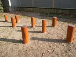 Kůlový chodník AKÁT .