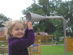 Telefon na dětská hřiště s podzemním kabelem 6m .