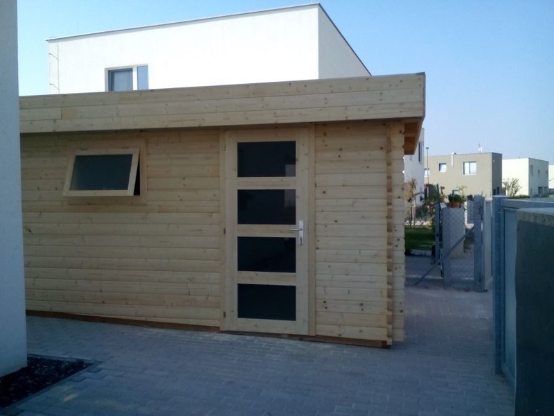 GARÁŽ Rasmus 19 m2 - s dřevěnými dveřmi (380x570cm) tl. 44mm