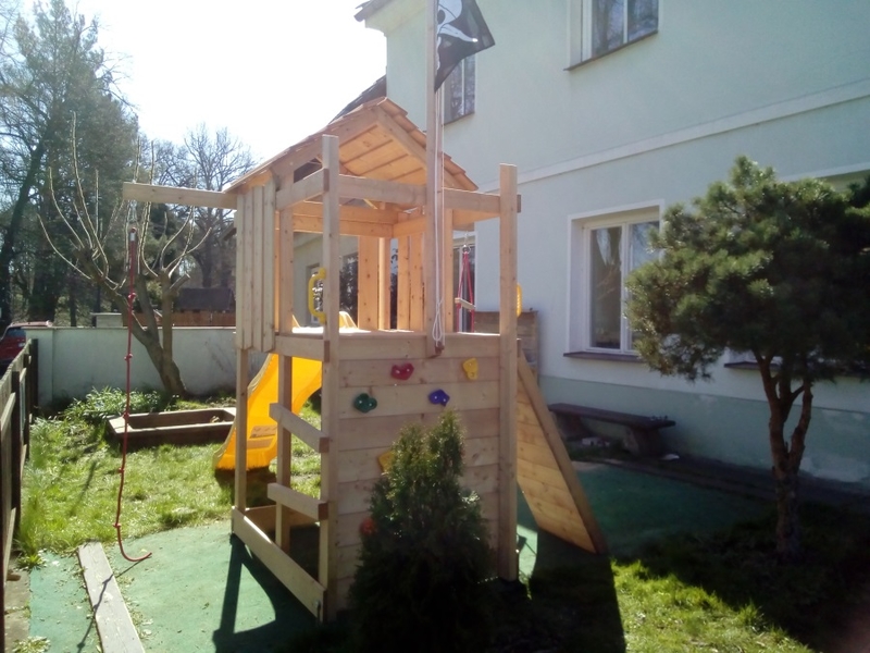 Dětské hřiště Monkey´s Home Malý pirát JOE se zelenou skluzavkou .